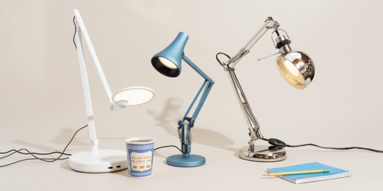 How to Use a Desk Lamp