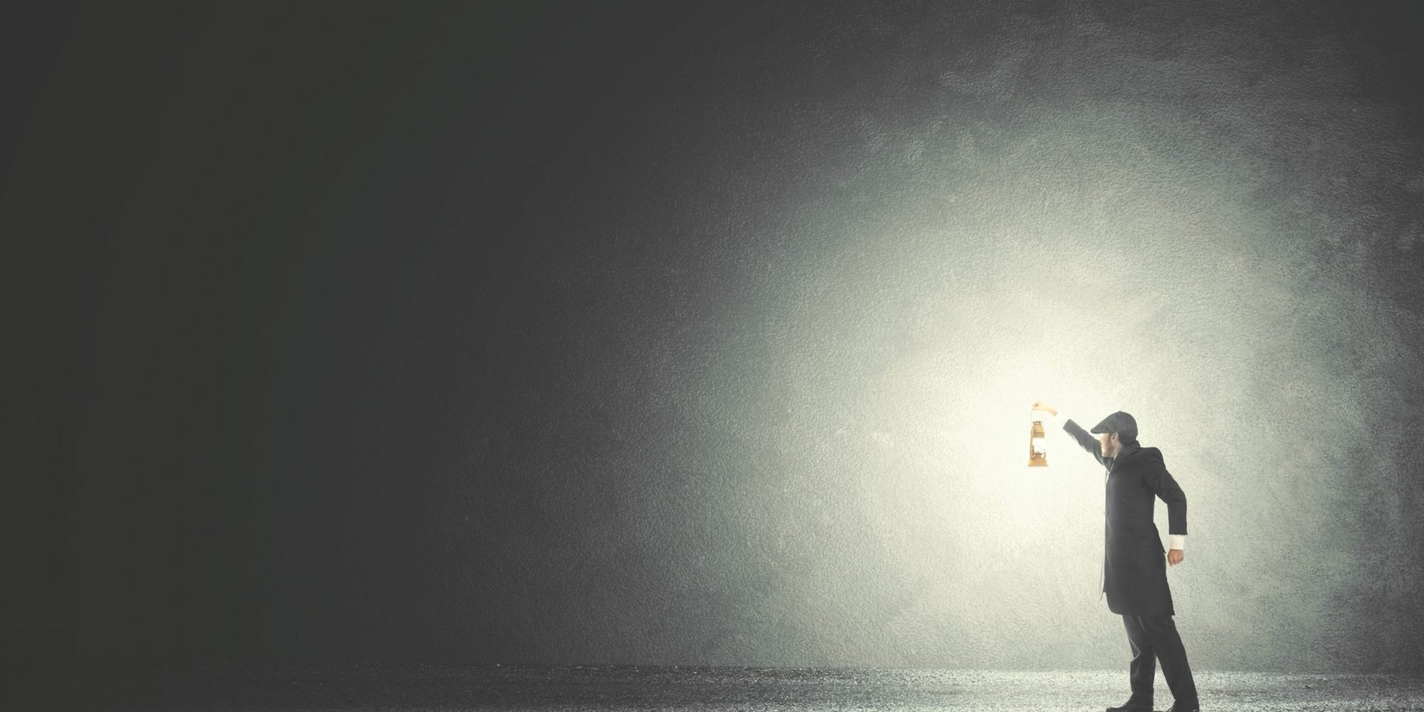 What is the Difference between a Lamp And a Light?