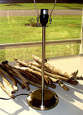 How to Make a Driftwood Table Lamp