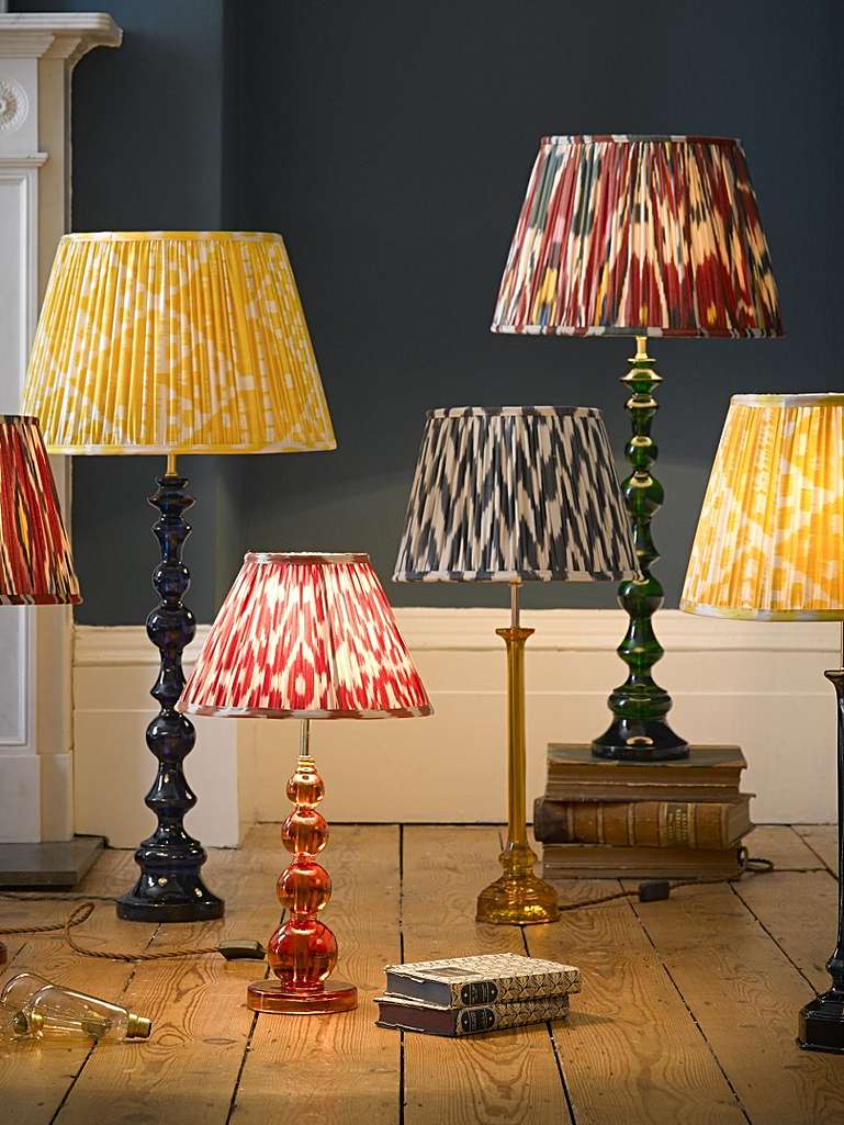 What Size Lamp Shade for Bedside Table