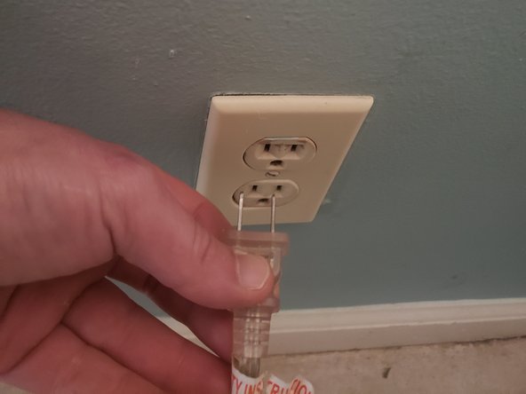 How to Fix a Lamp Socket