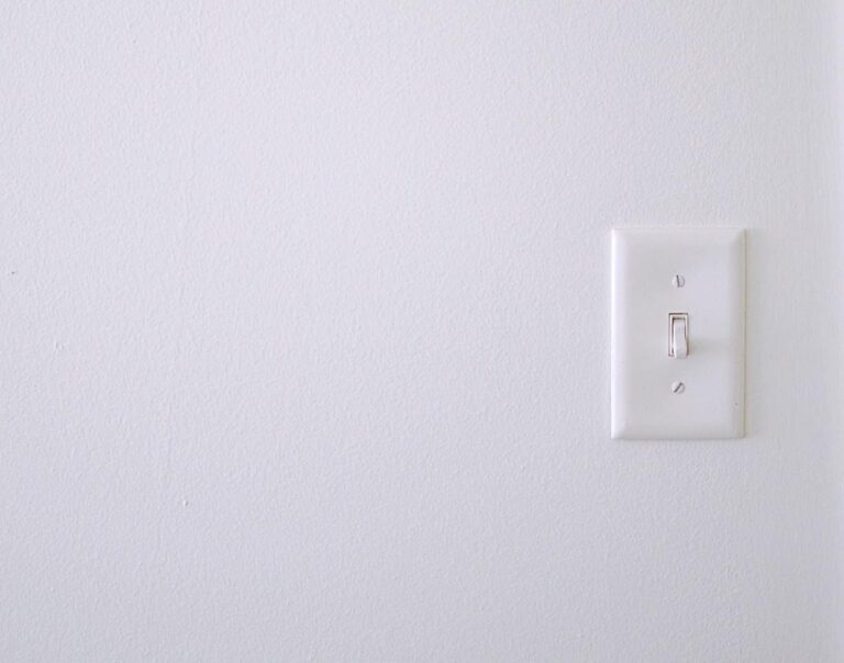 How to Fix a Lamp Switch