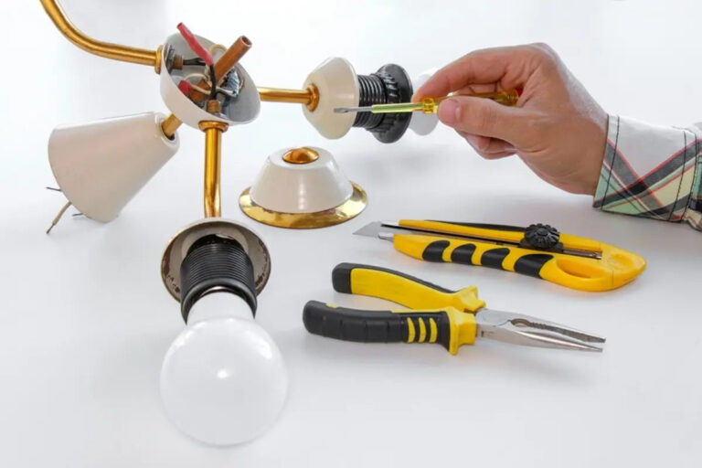 How to Disassemble a Floor Lamp