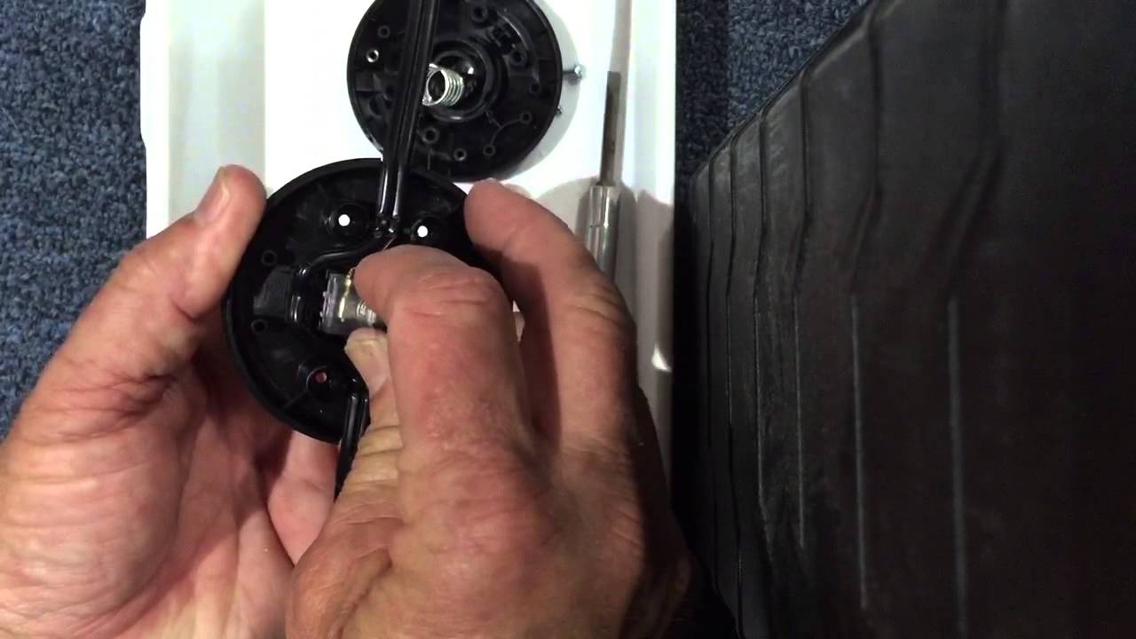 How to Fix a Floor Lamp Switch